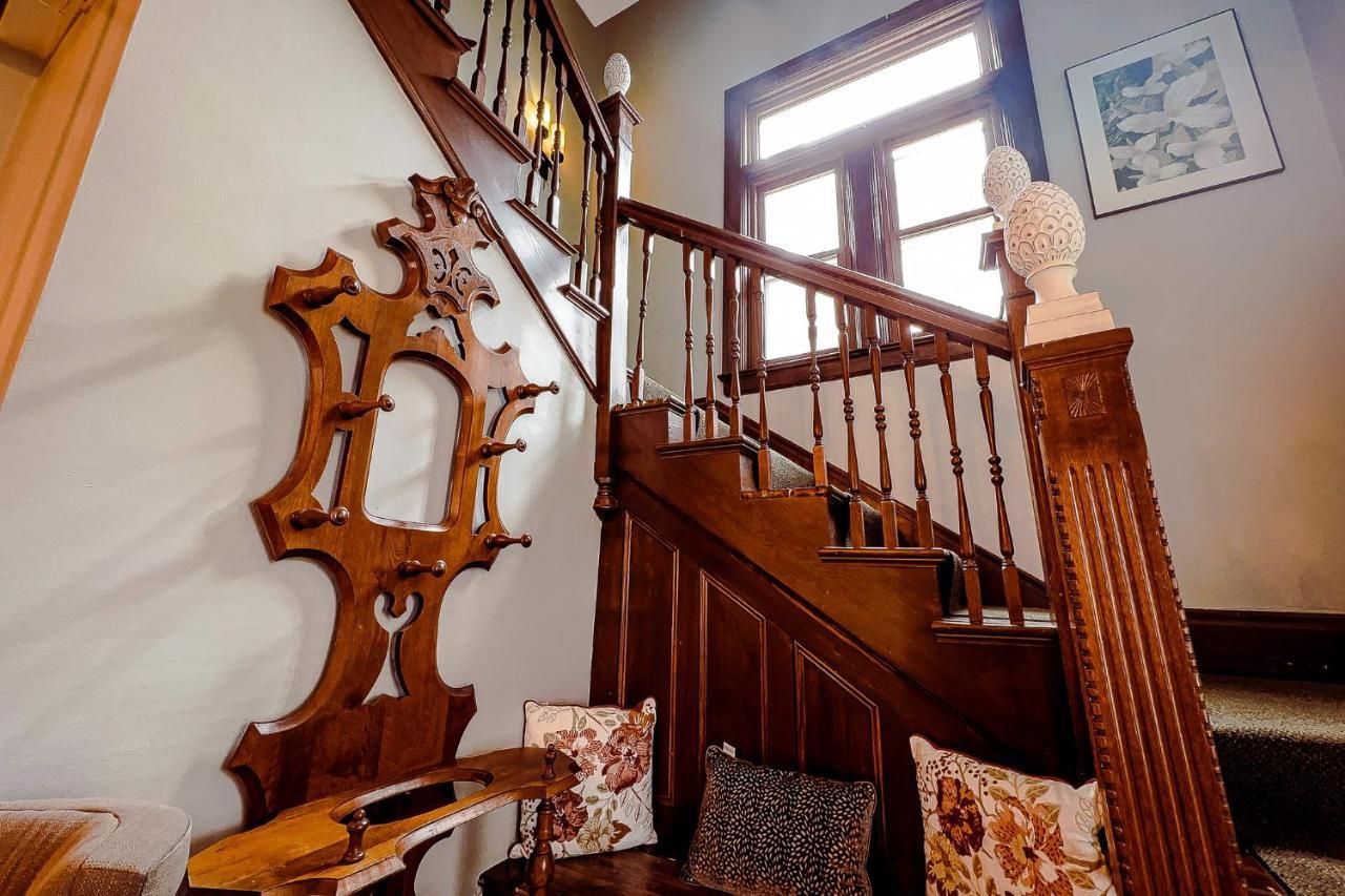 Unique Large 9Br House With 3 Bath Close To The Falls Ниагарски водопад Екстериор снимка